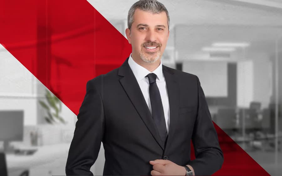 Erkan Yalçınbaş, RE/MAX Mega ofisinde